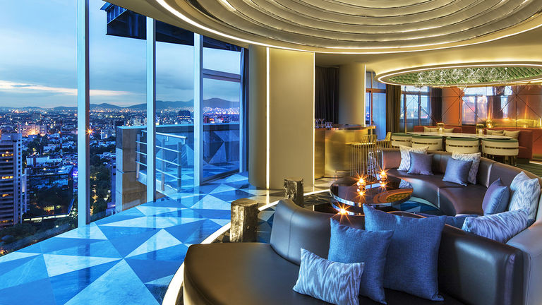 A suite at the hip and modern W Mexico City